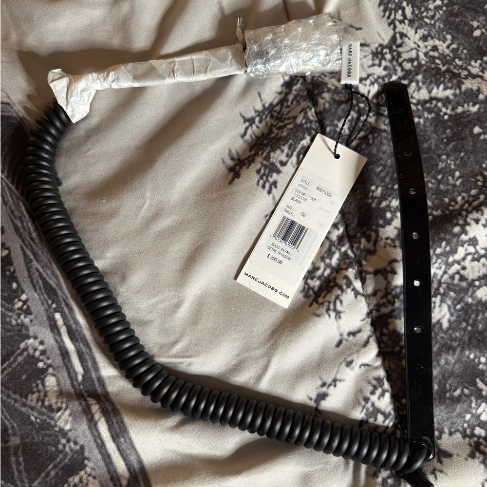 Marc Jacobs Black Coiled Belt NWT - Picture 3 of 4